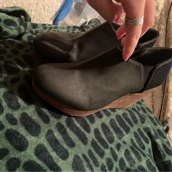 Dr. Scholls black booties - Picture 2 of 4